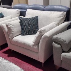 WILLOW Snuggler Chair